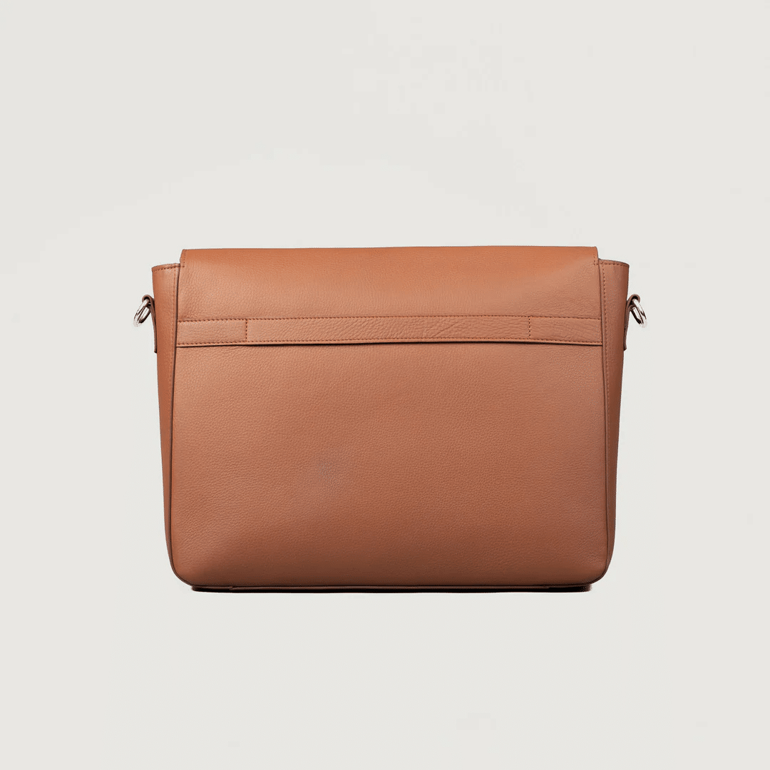 The Carismatico Brown Leather Messenger Bag - Image 2